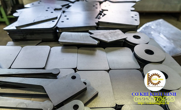 cắt laser thép tấm